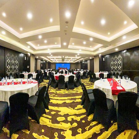 Lombok Astoria Hotel Mataram Buitenkant foto