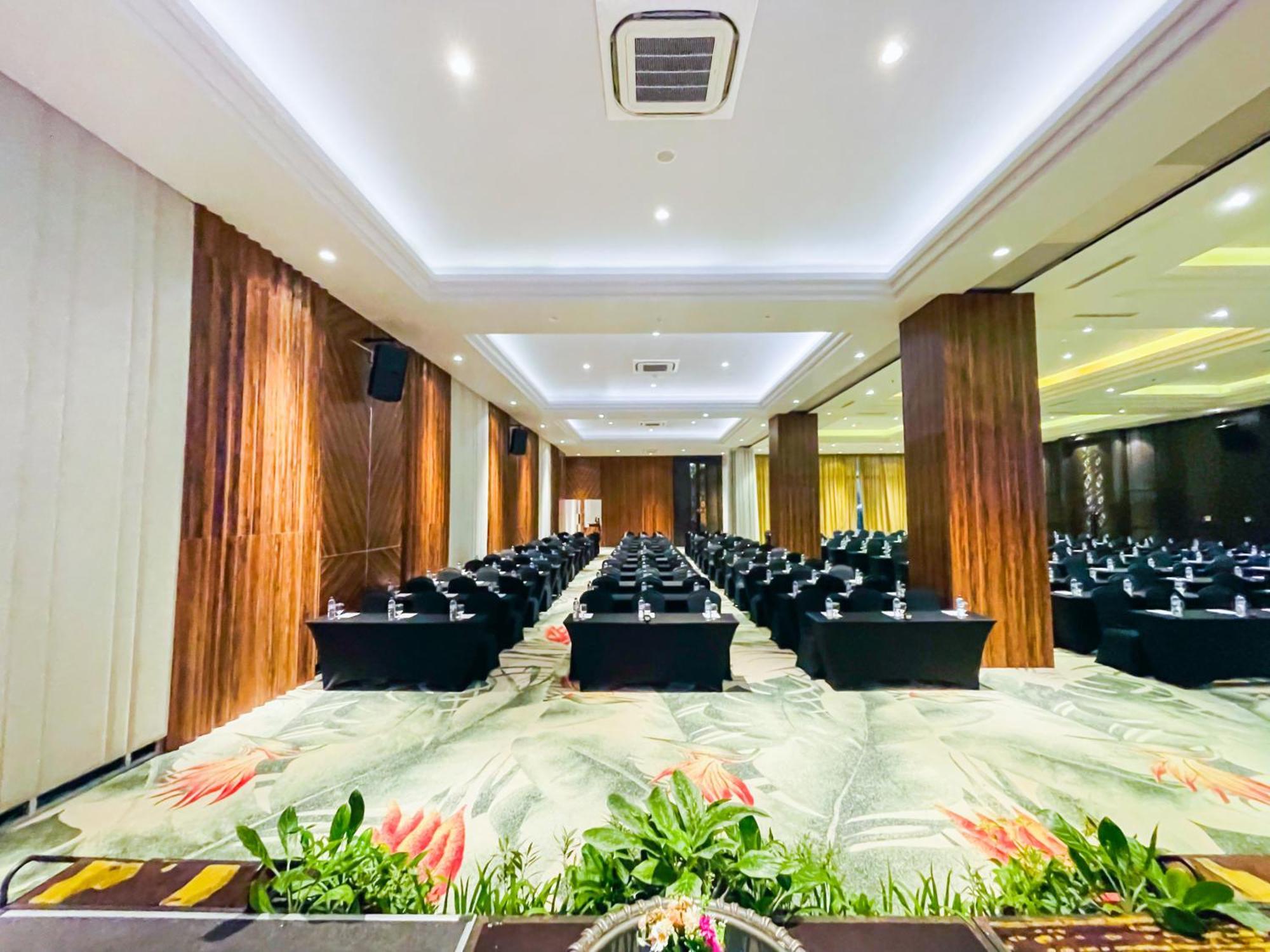 Lombok Astoria Hotel Mataram Buitenkant foto