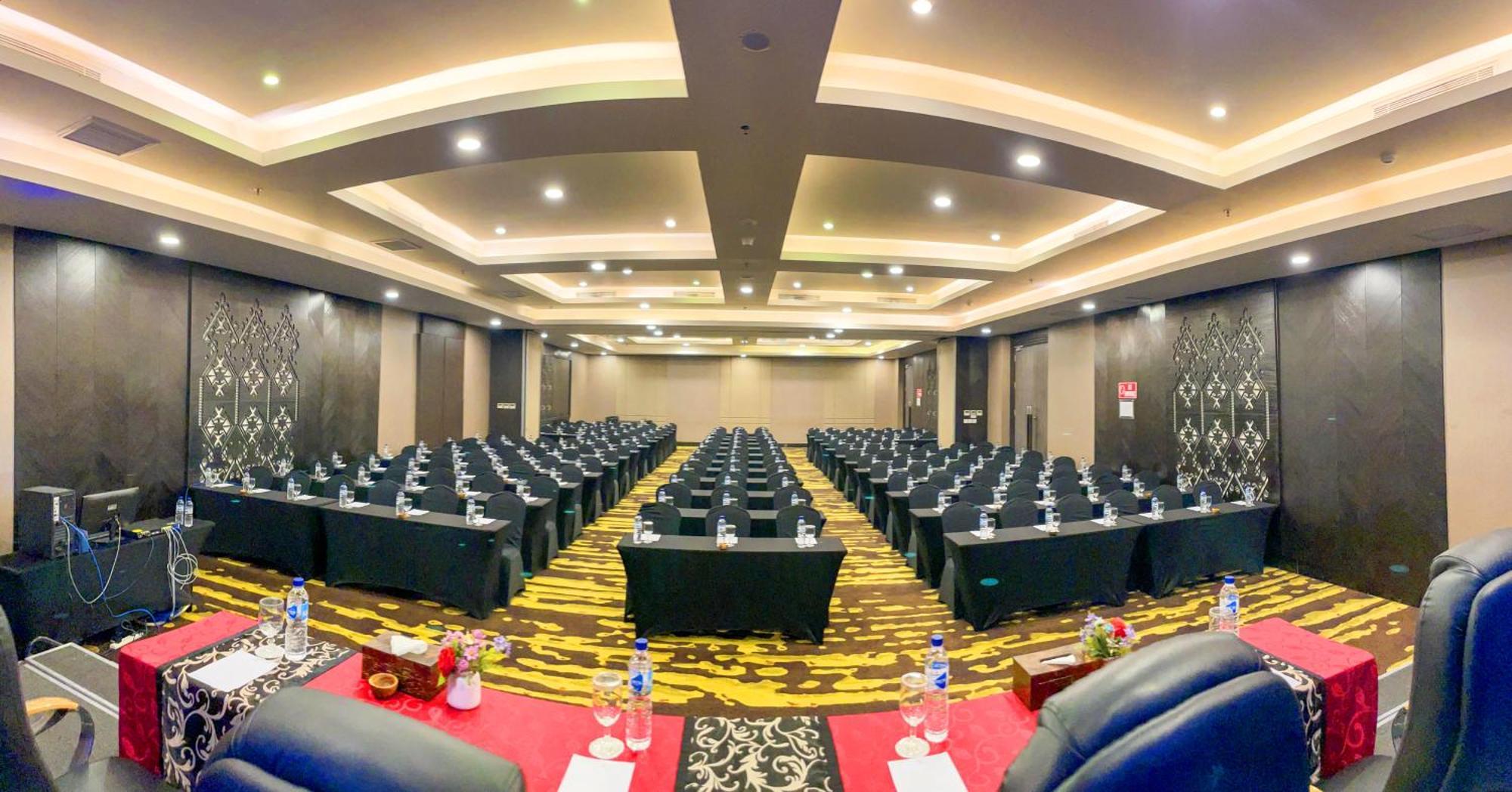 Lombok Astoria Hotel Mataram Buitenkant foto