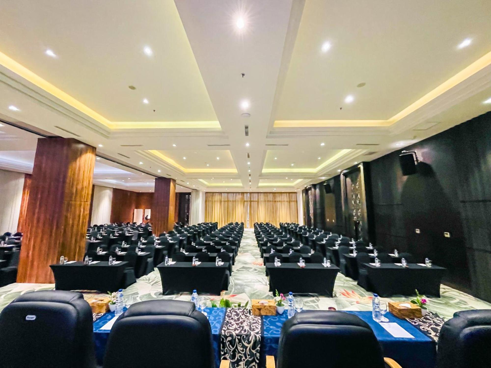 Lombok Astoria Hotel Mataram Buitenkant foto