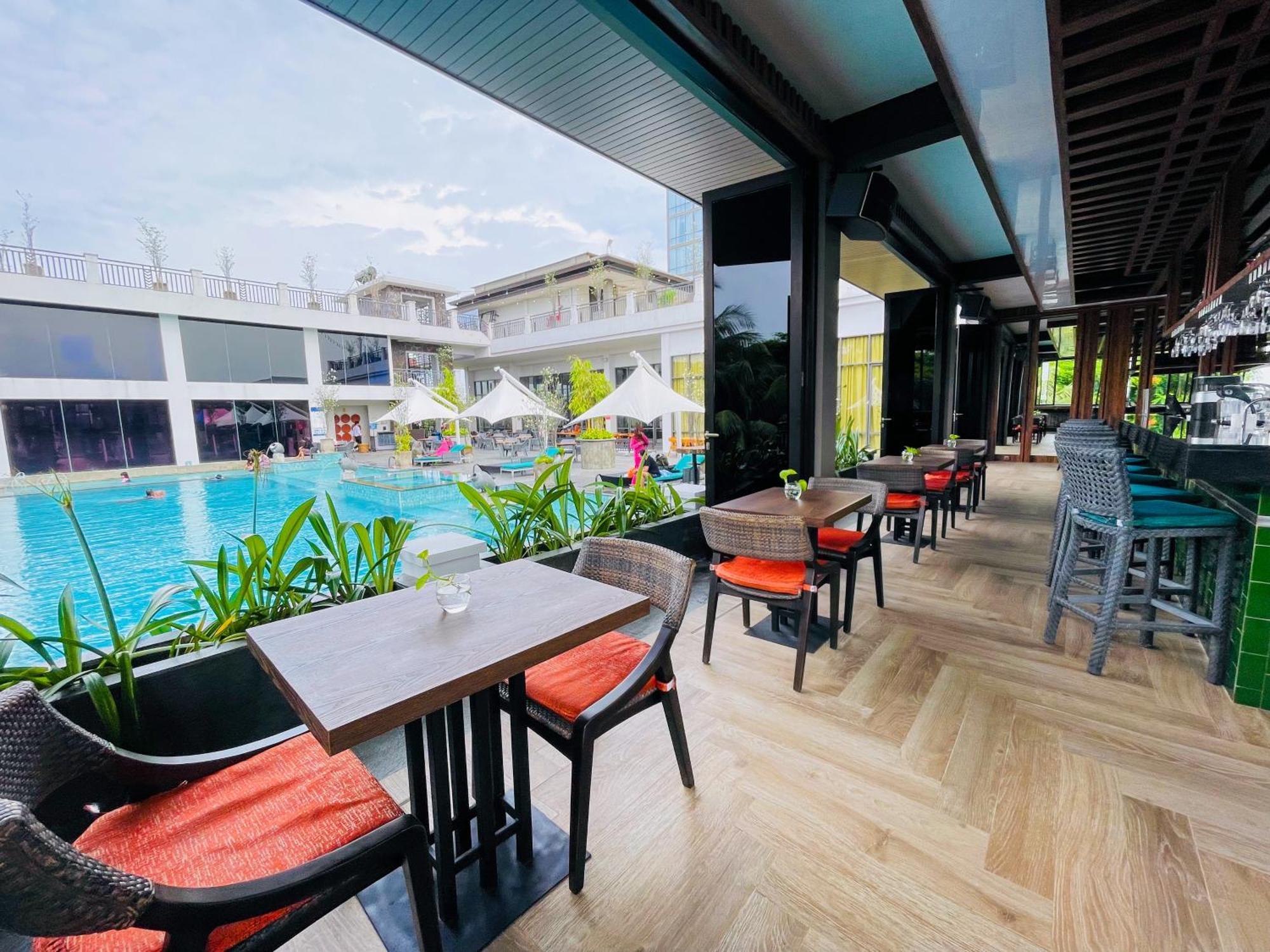 Lombok Astoria Hotel Mataram Buitenkant foto