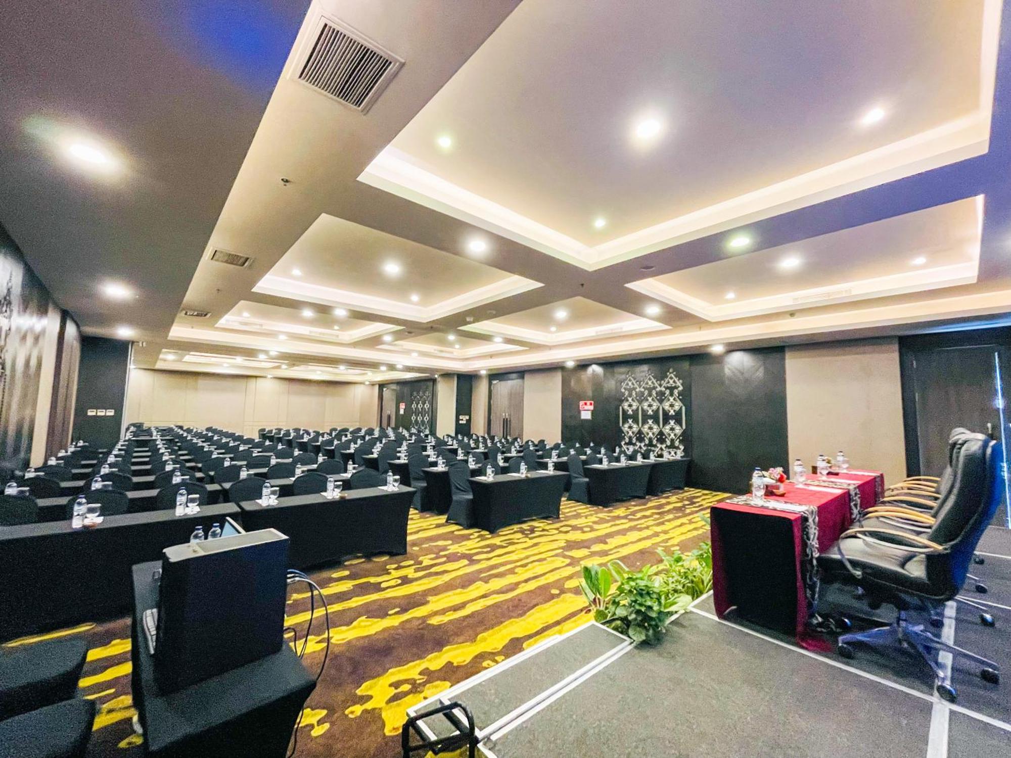 Lombok Astoria Hotel Mataram Buitenkant foto