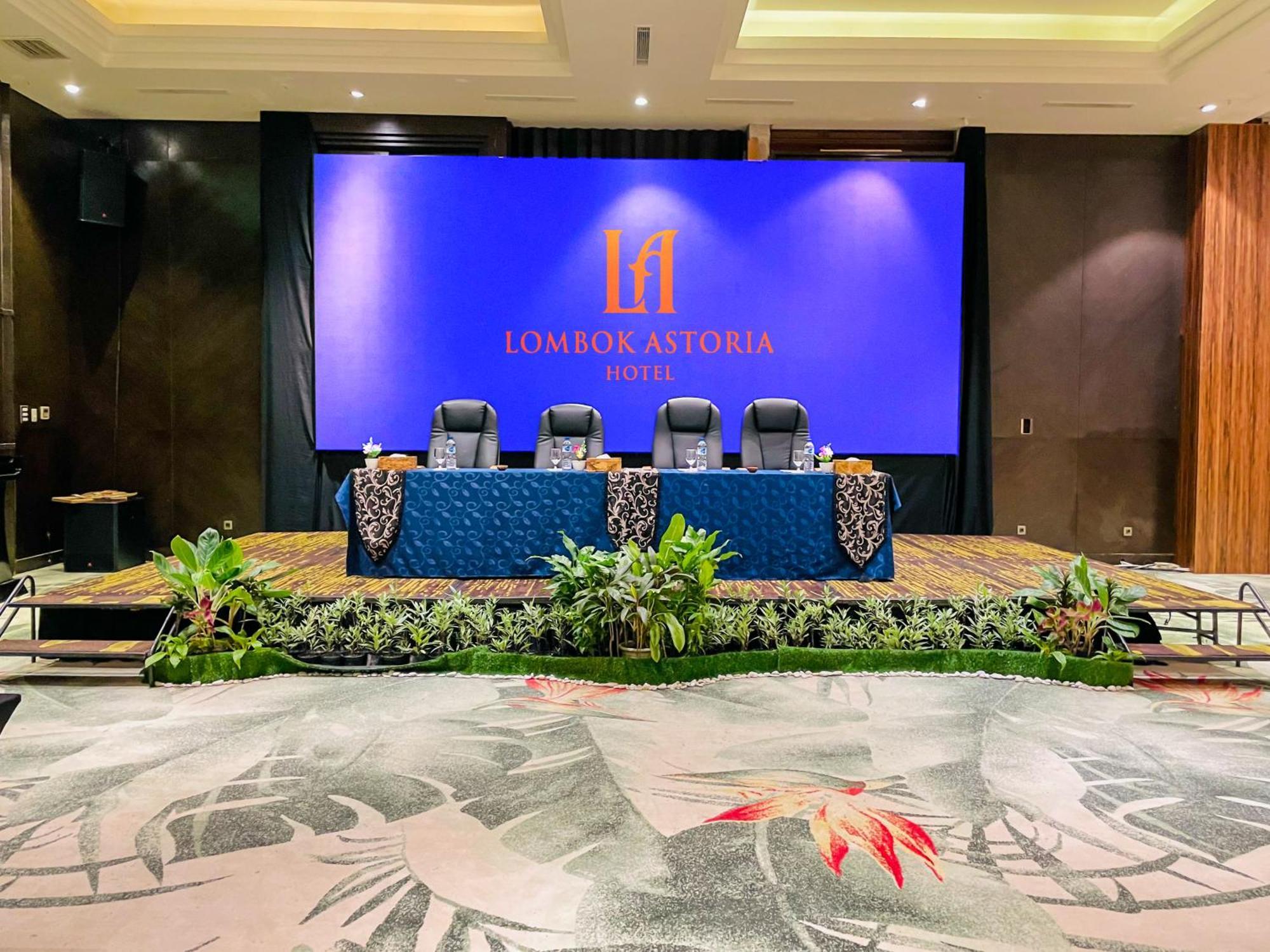 Lombok Astoria Hotel Mataram Buitenkant foto