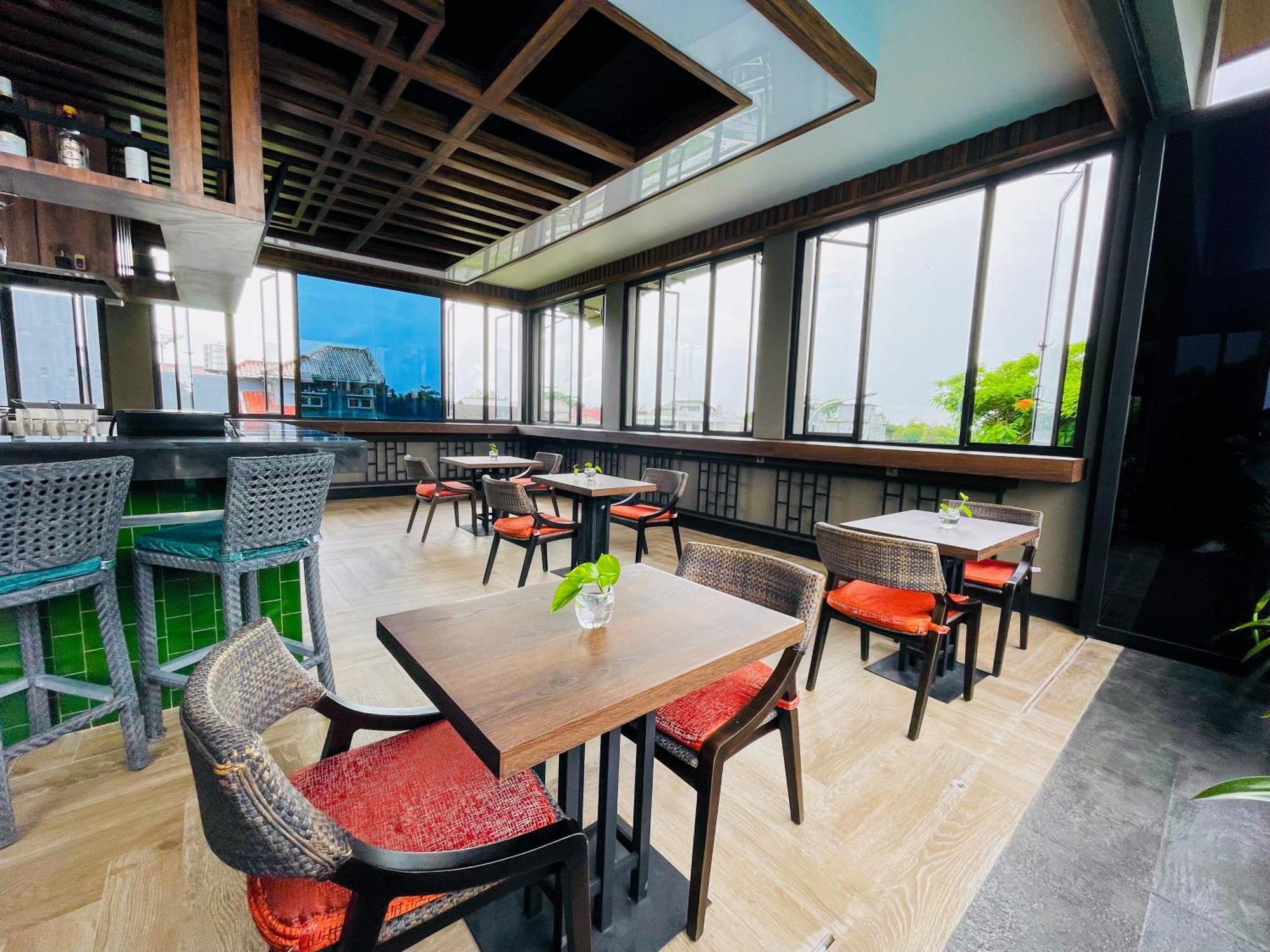 Lombok Astoria Hotel Mataram Buitenkant foto