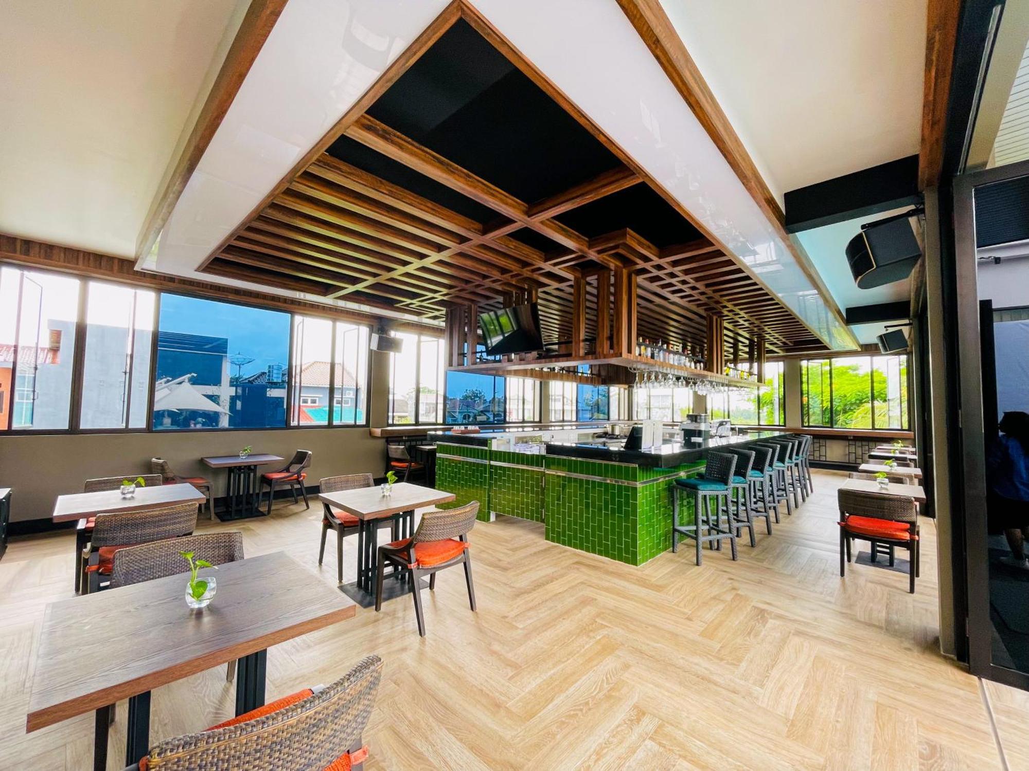 Lombok Astoria Hotel Mataram Buitenkant foto